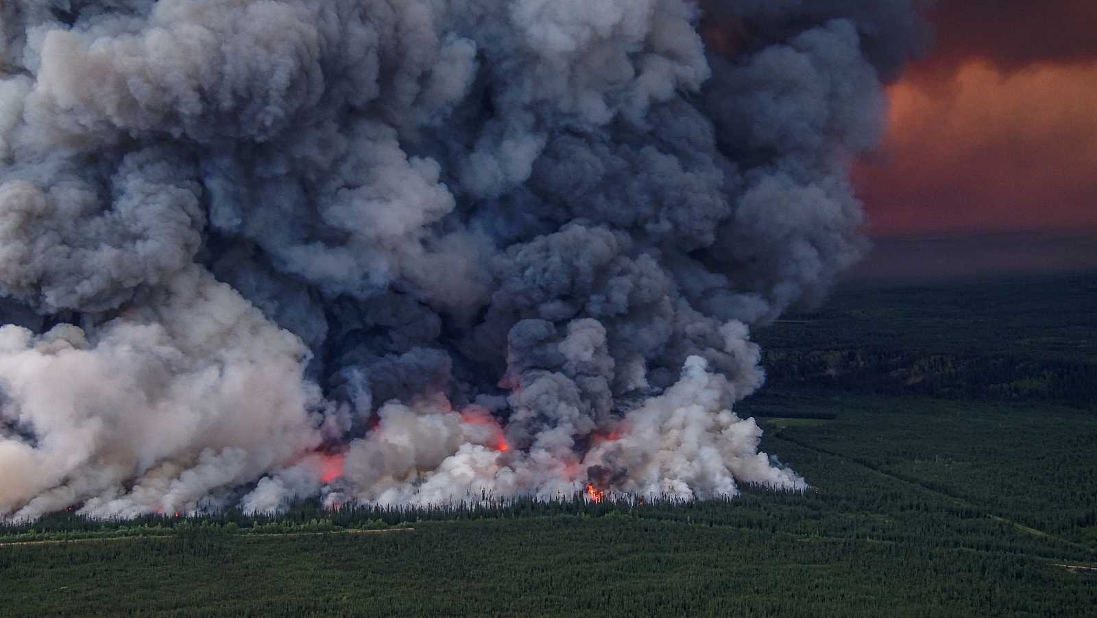 Los intensos incendios forestales en Quebec generan humo intenso y cielos brumosos más allá del este de EE.UU. y Canadá