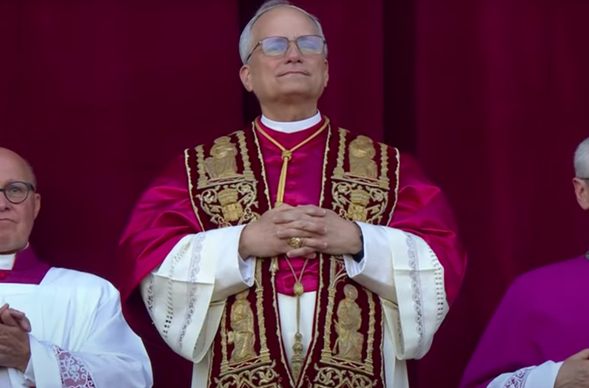 ¡Habemus Papam! Vaticano expone fumata blanca