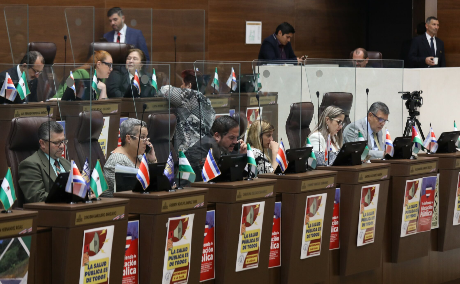 ¿Cómo votaron los diputados este primero de mayo?