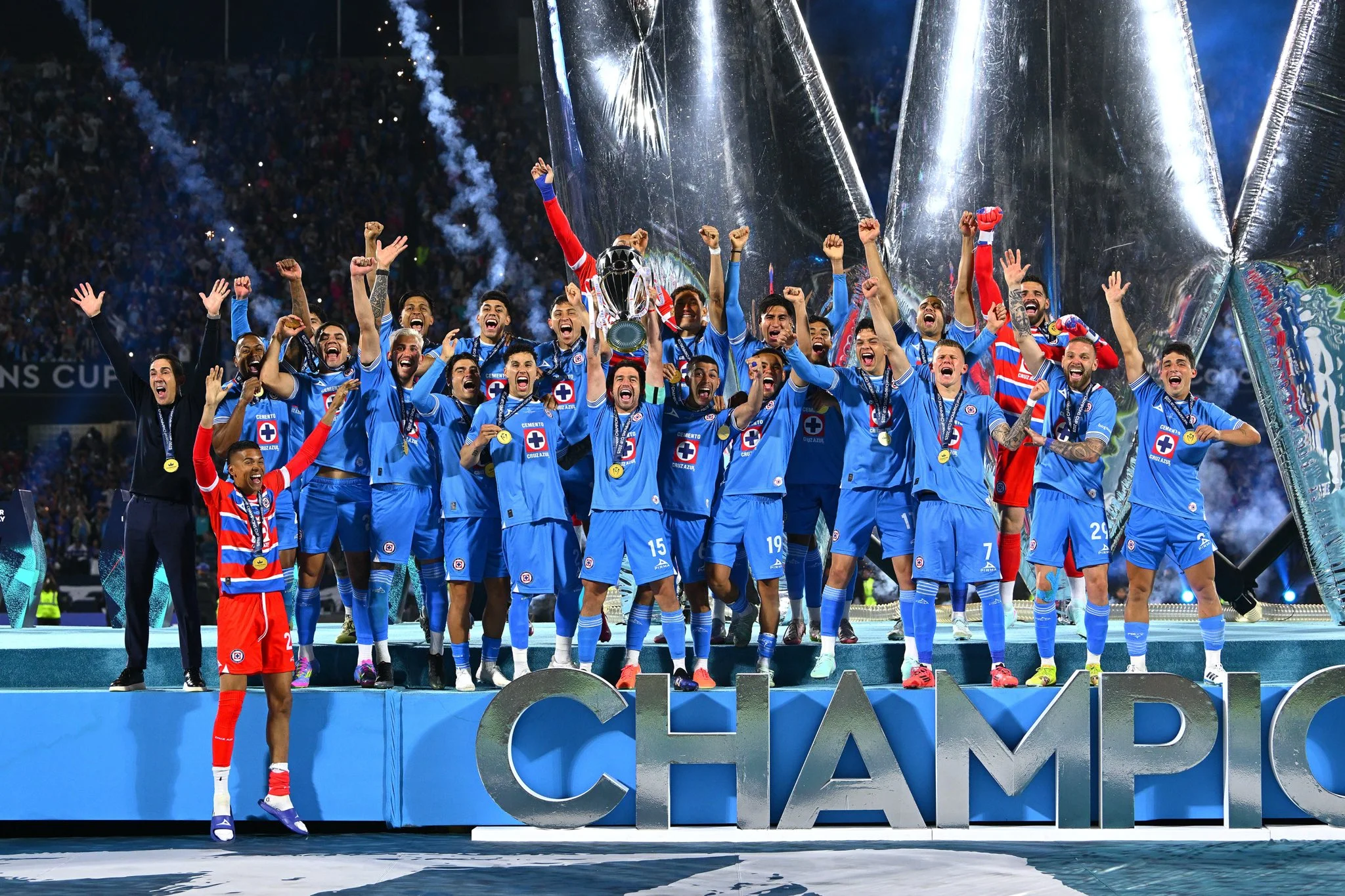 Fútbol Internacional dejó campeones y clasificados