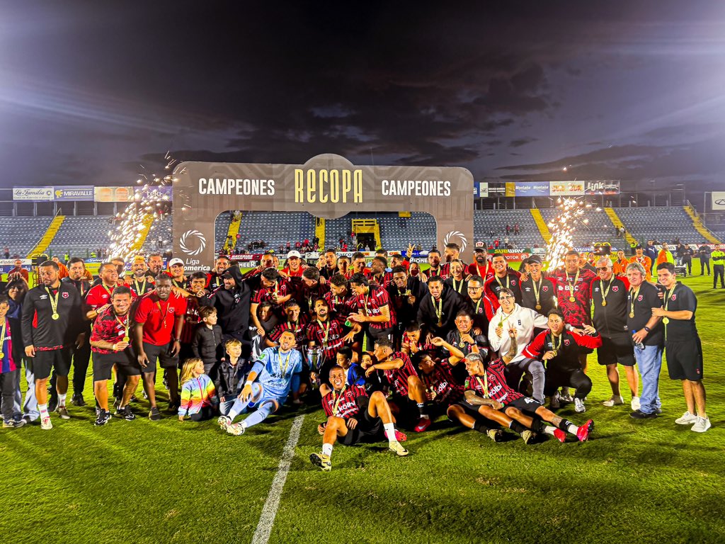 Liga Deportiva Alajuelense: En busca de un inédito triplete