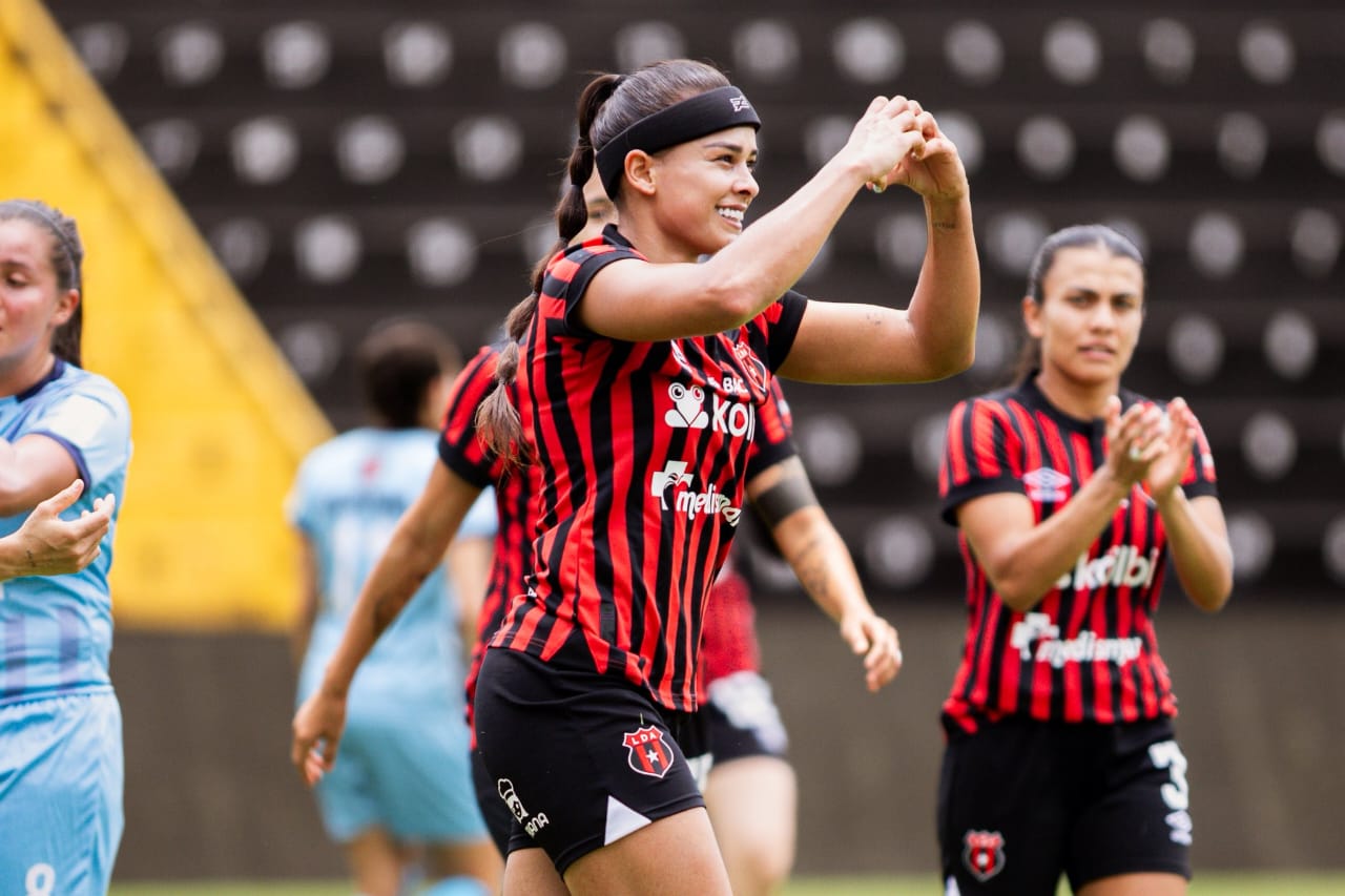 Alajuelense debuta con victoria ante Moravia en el Morera Soto