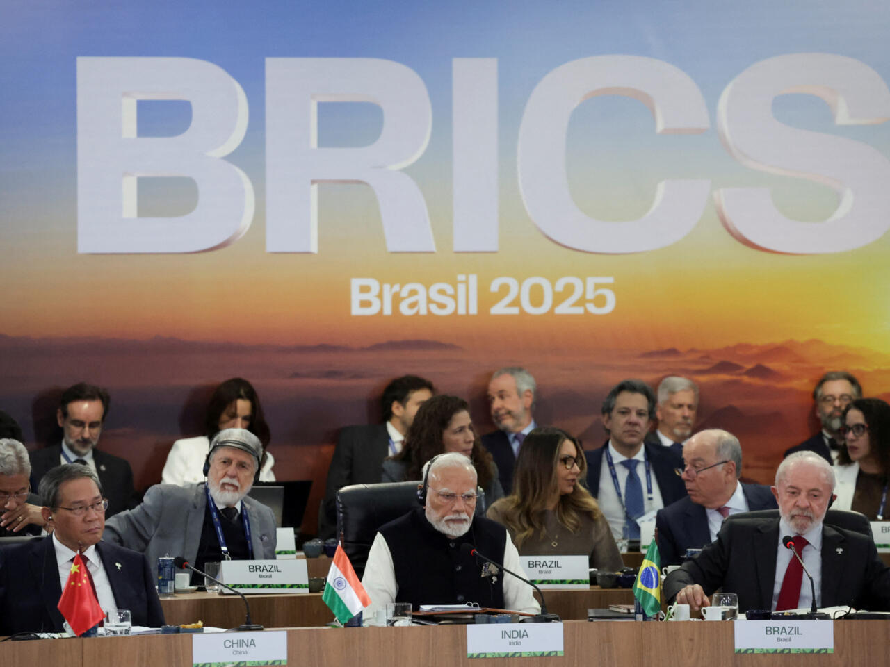 BRICS critica aranceles y Trump responde