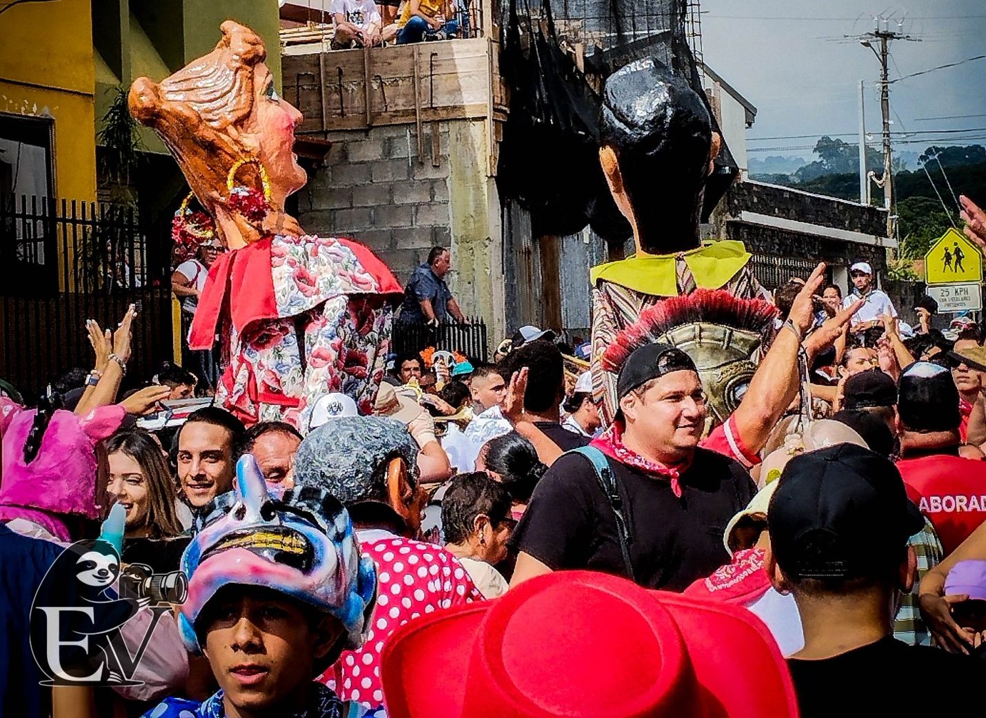 Barva: mascaradas, cimarronas y tradición