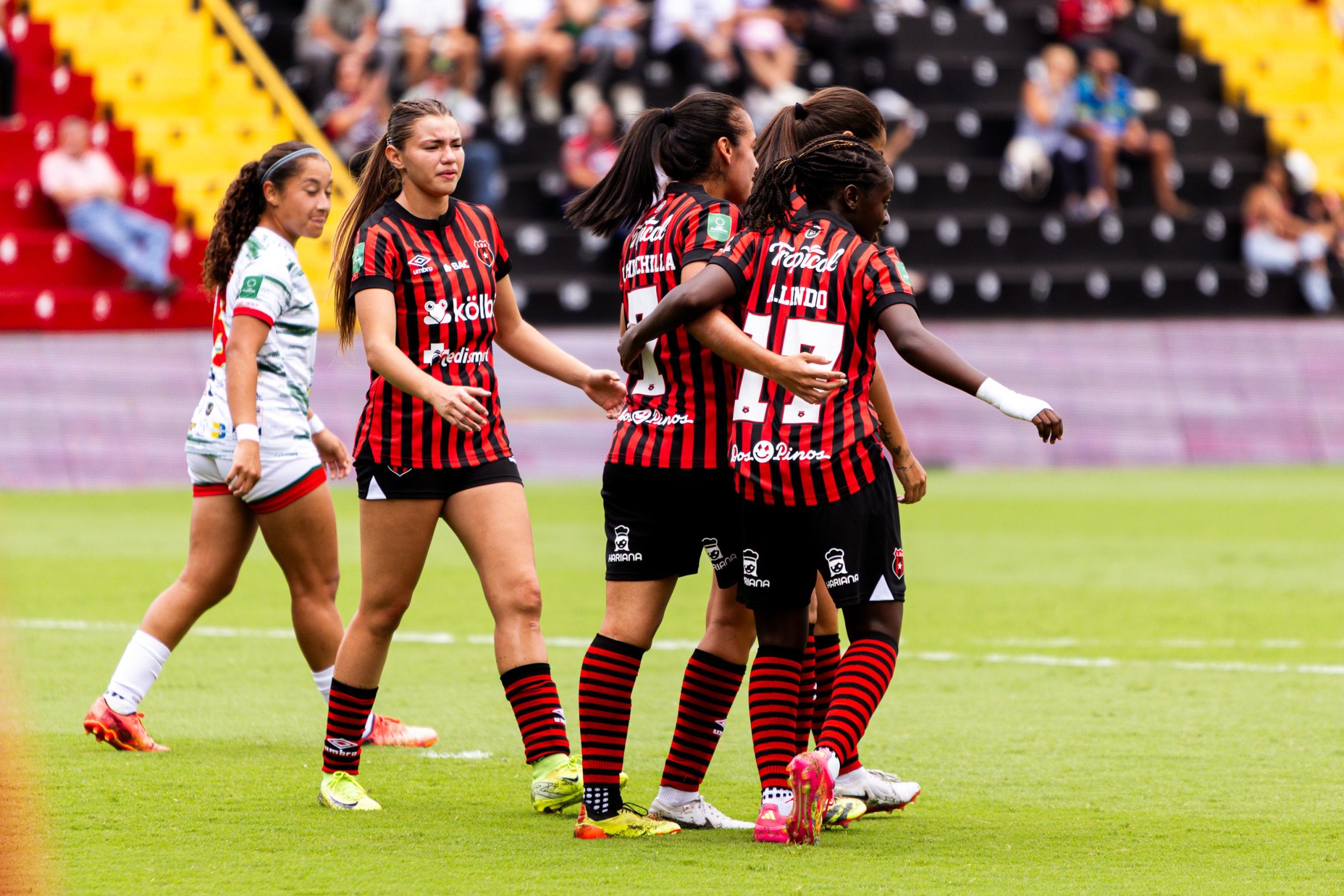 Alajuelense FF sigue como líder de la Liga Premier Femenina