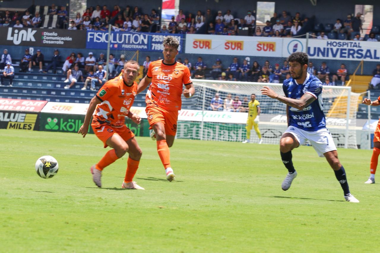 Empate sin goles entre Cartaginés y Puntarenas FC  en el Fello Meza