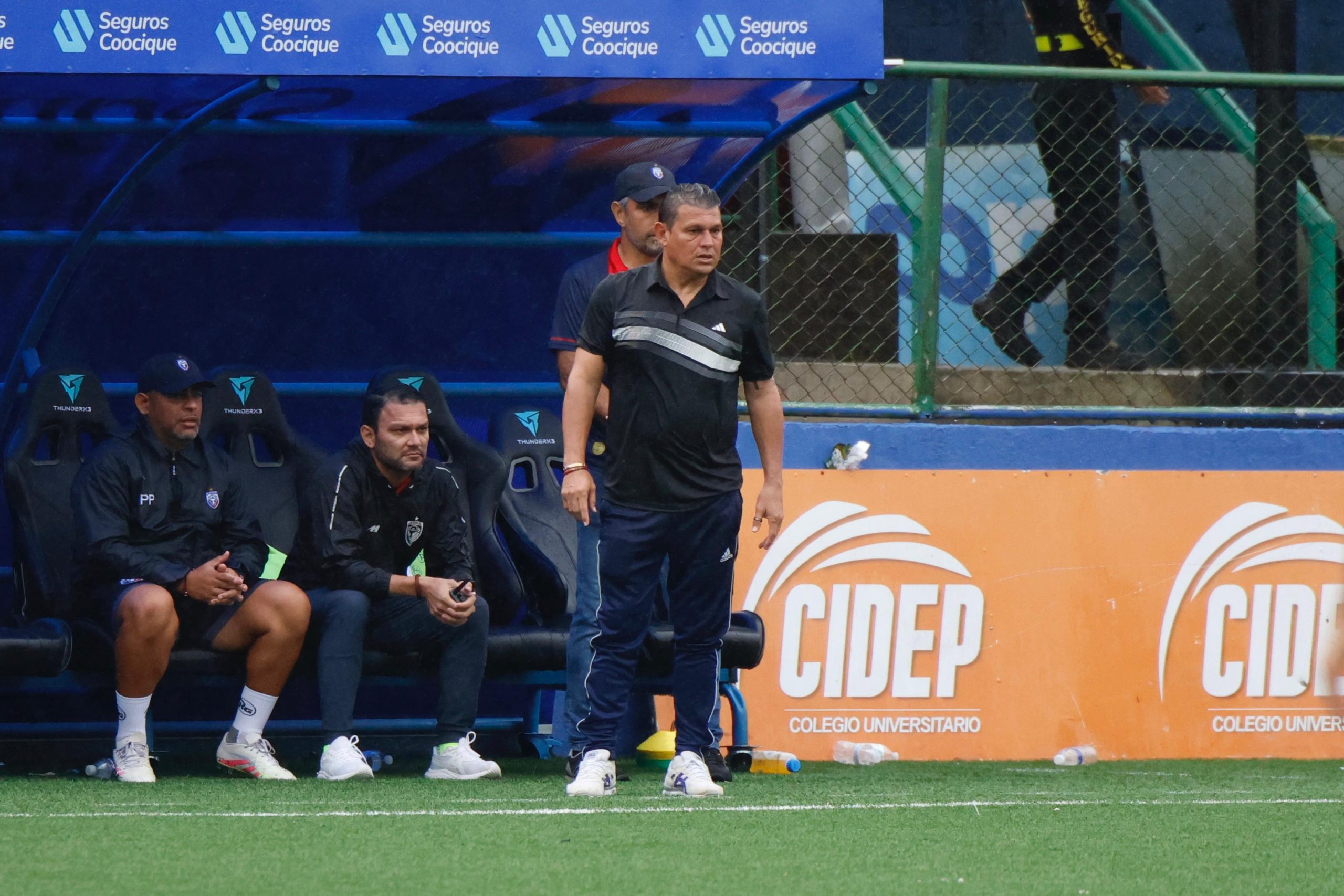 Tendencia: Despedir mínimo cuatro técnicos antes de 11 fechas