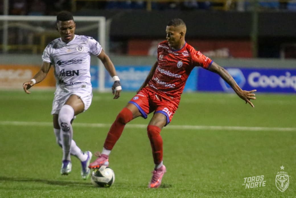 Sporting FC necesitó de media hora para arrollar a San Carlos