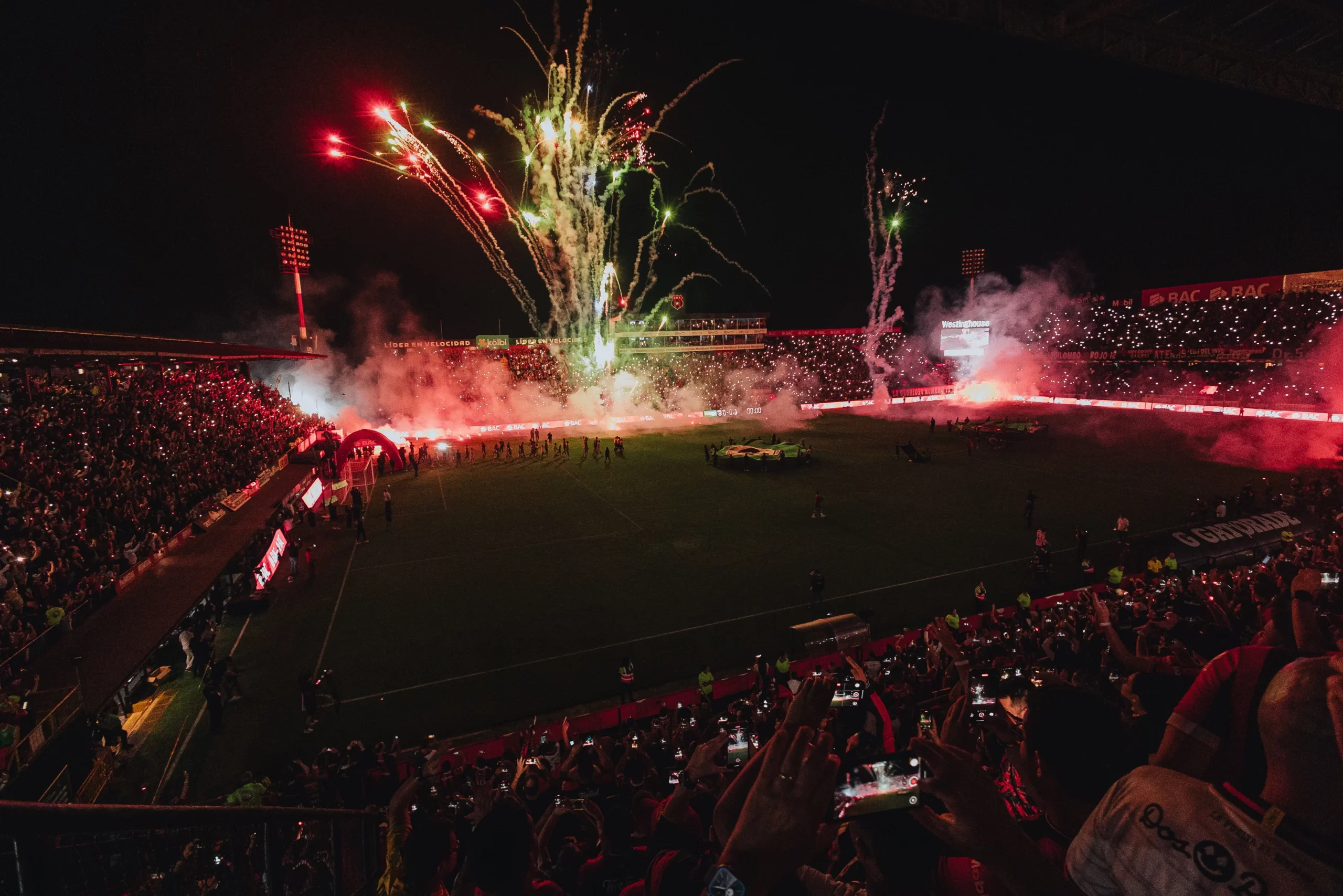 Estadio Morera Soto: La fortaleza de Alajuelense sobre Saprissa