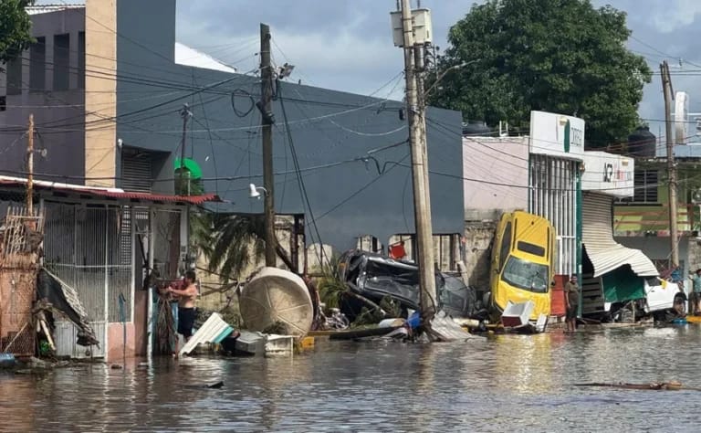Incrementan a 70 las muertes por las lluvias e inundaciones en México