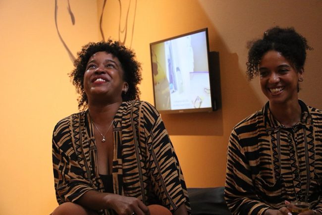 Aysha y Lucía. Fotografía de: Adriana Artavia, Museo de Arte y Diseño Contemporáneo (MADC)
