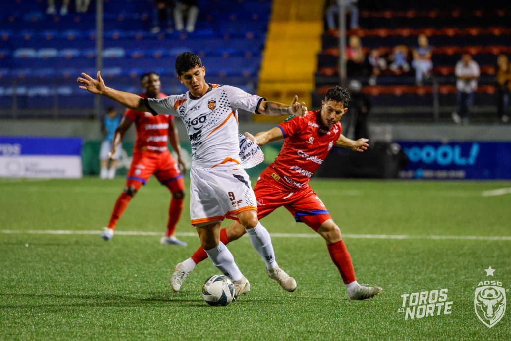 San Carlos y Puntarenas FC empatan a un gol en Ciudad Quesada