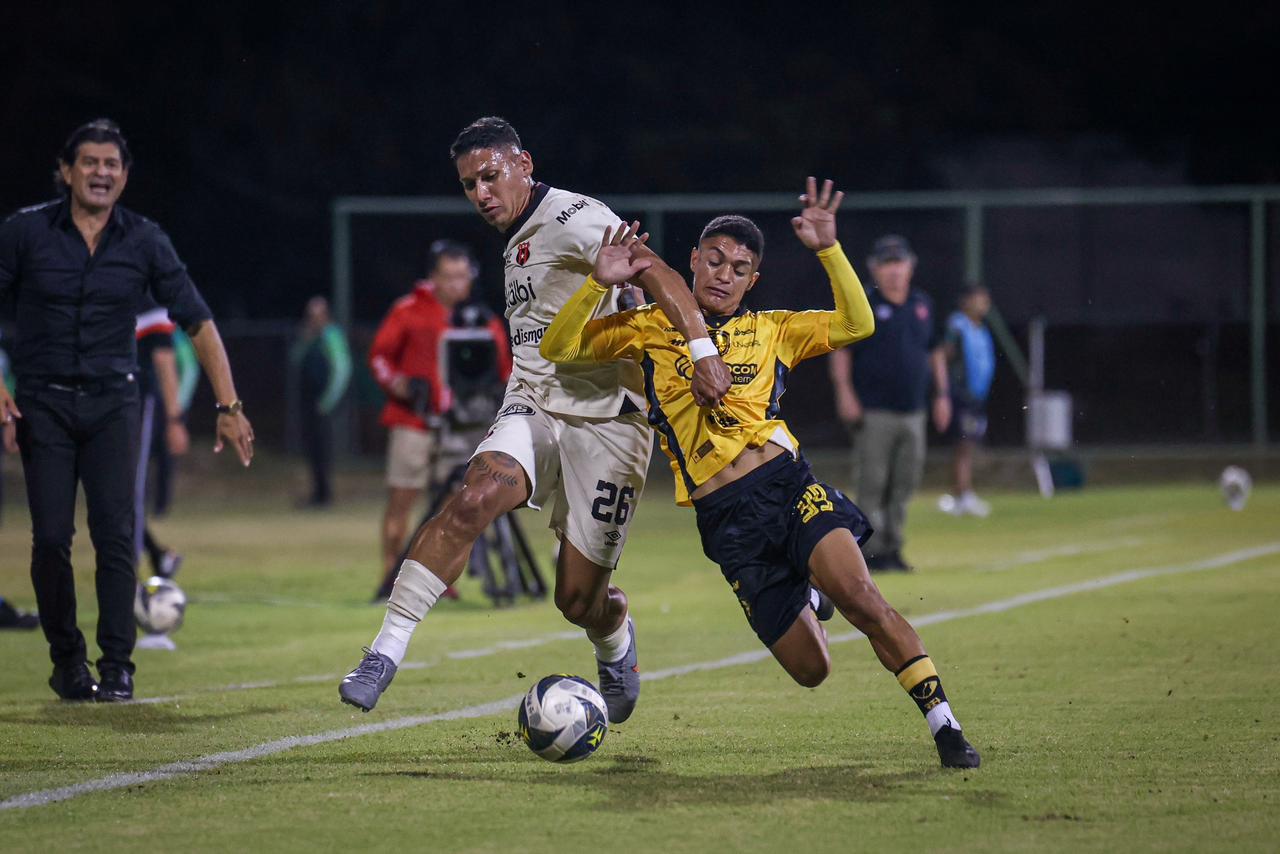 Alajuelense empató en el último suspiro ante Liberia Alajuelense empató en el último suspiro ante Liberia