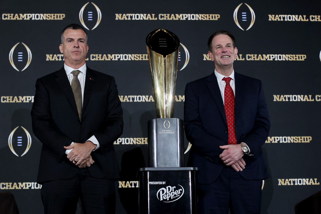 Miami vs Indiana: El ganador será el nuevo rey del fútbol colegial