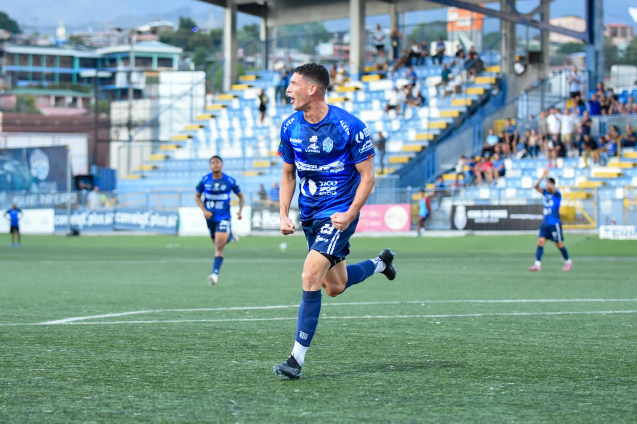 Pérez Zeledón debuta con triunfo ante San Carlos Pérez Zeledón debuta con triunfo ante San Carlos