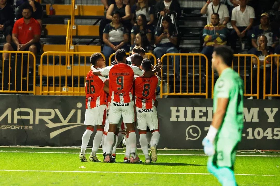 Herediano arranca con victoria en la nueva casa de Sporting