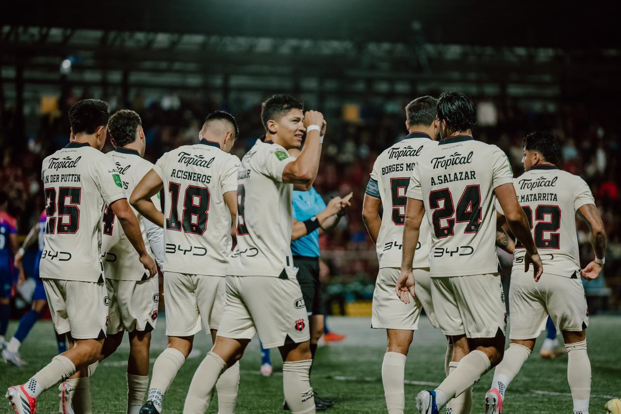 Alajuelense ganó en Guadalupe e ingresa a zona de clasificación