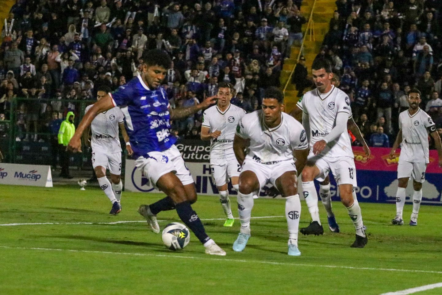 Sporting FC triunfa y acaba con el invicto de Cartaginés