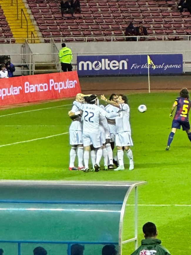Real Madrid Leyendas venció al Barca Legends por 2-0. Foto: Aarón Pereira.