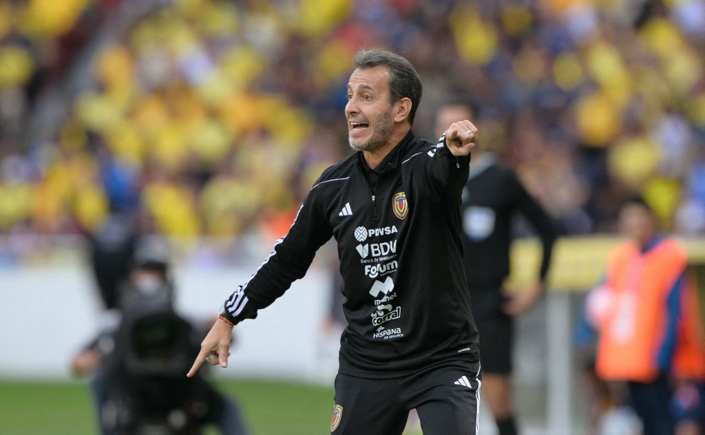 Costa Rica escogió a Fernando Batista como nuevo entrenador Costa Rica escogió a Fernando Batista como nuevo entrenador