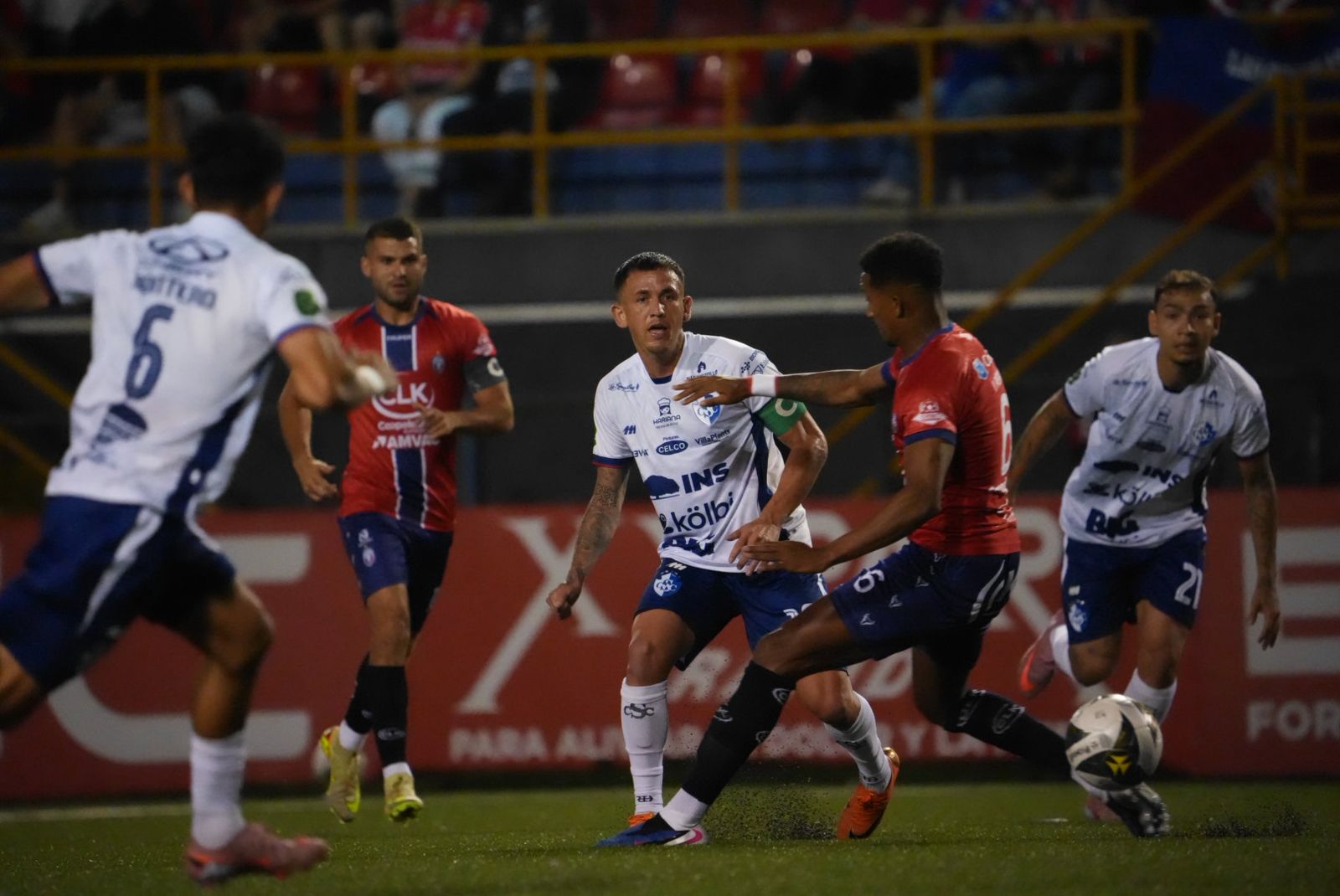 Cartaginés con diez hombres rescató un punto ante San Carlos Cartaginés con diez hombres rescató un punto ante San Carlos
