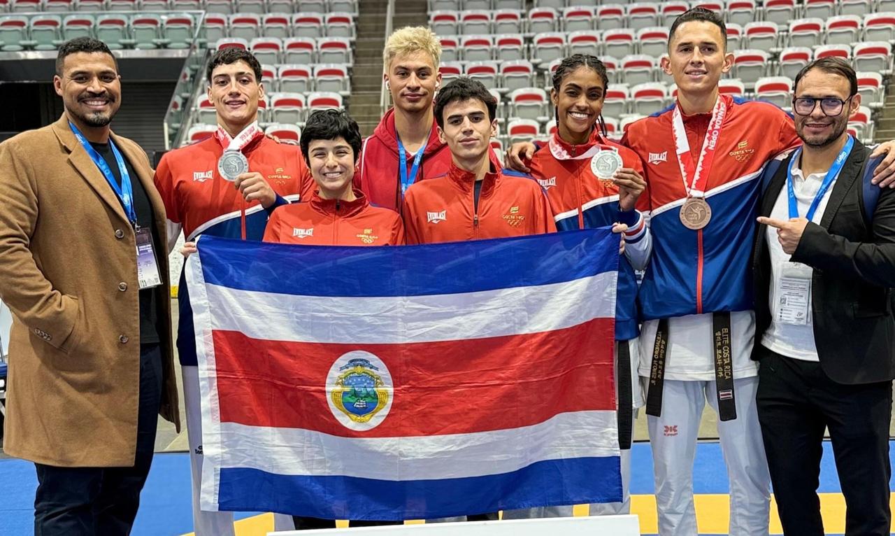 Taekwondistas ticos obtienen medallas en Canadá