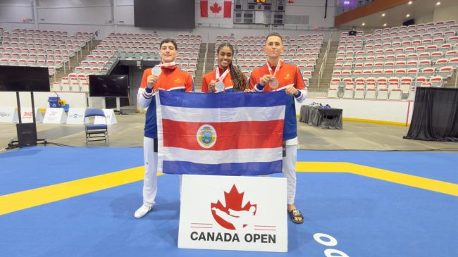 Gabriel González, Neshy Lindo, Alejandro Flóres. Fotografía: Comité Olímpico de Costa Rica