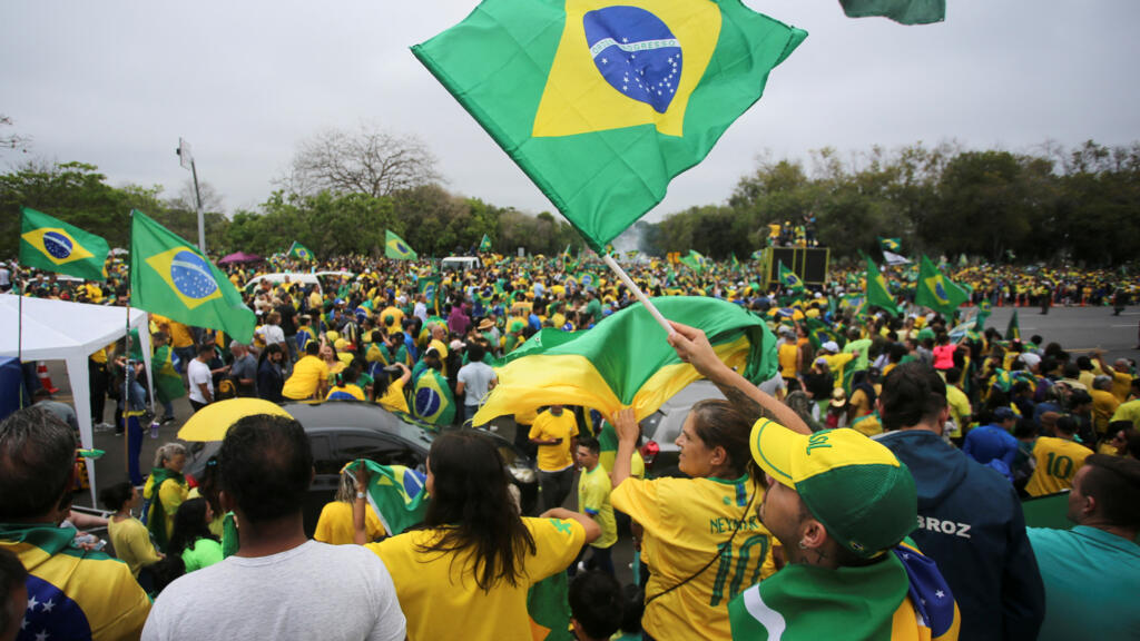 Elecciones en Brasil llegan a la recta final con disputas religiosas y presión extranjera